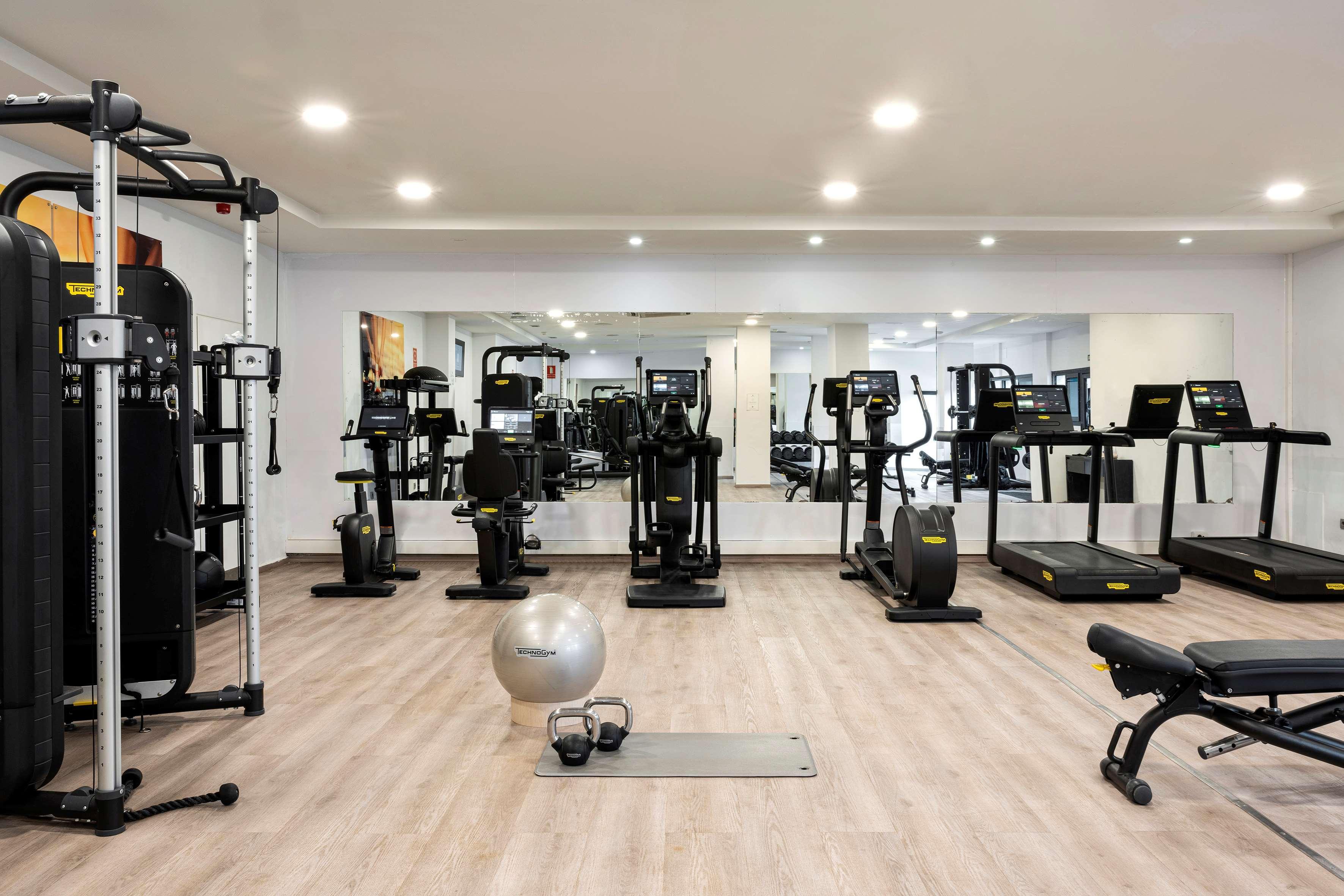 Gran Melia Palacio De Isora Resort & Spa Alcalá la Real Εξωτερικό φωτογραφία The gym at the hotel