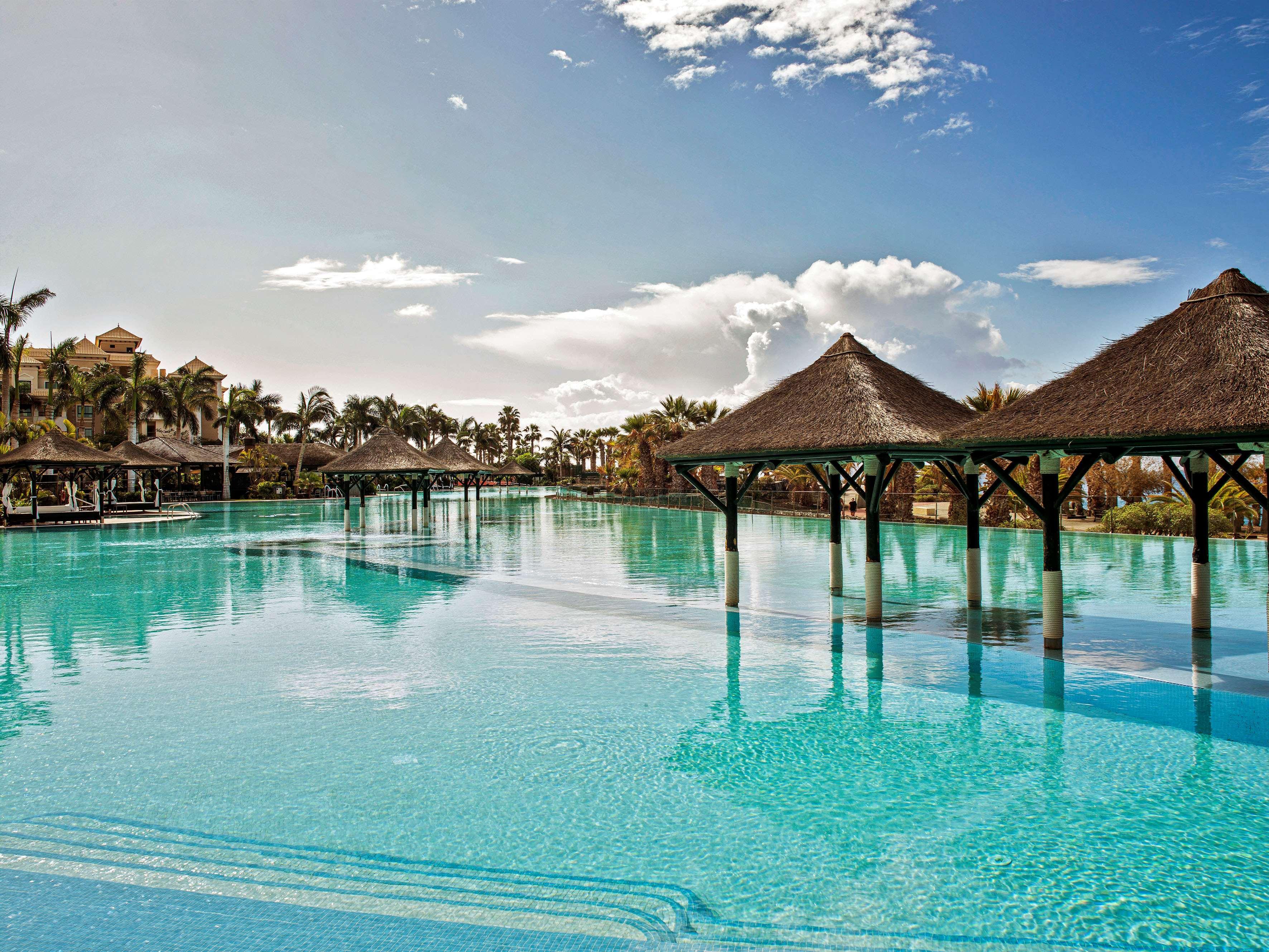 Gran Melia Palacio De Isora Resort & Spa Alcalá la Real Εξωτερικό φωτογραφία The resort's lagoon