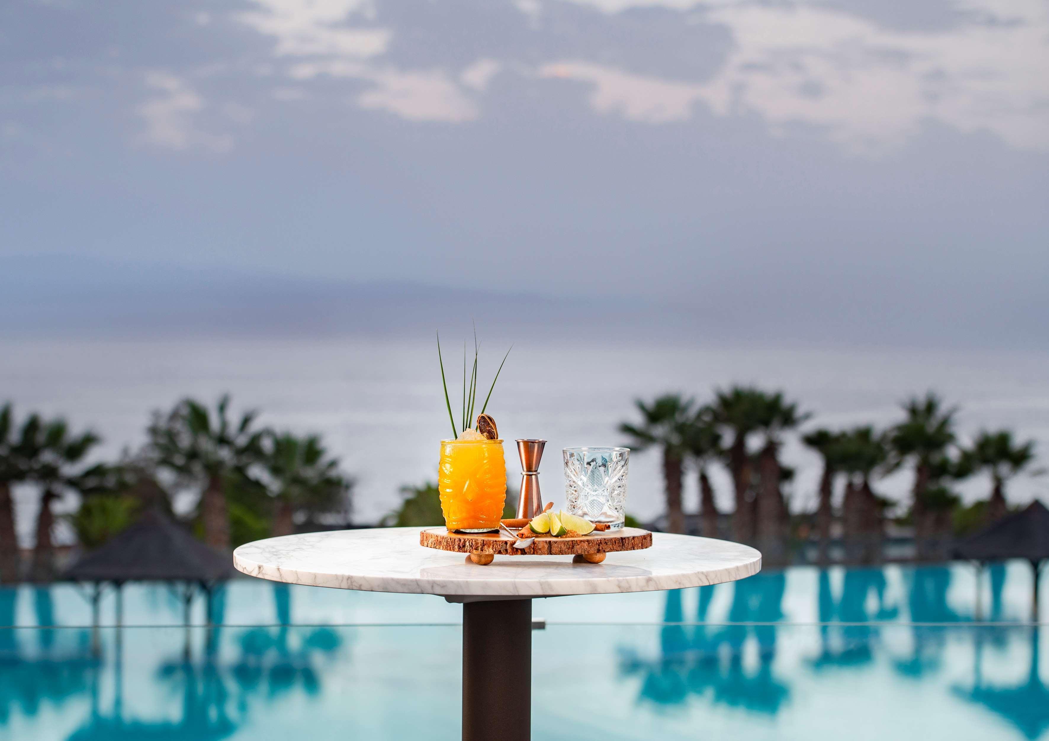 Gran Melia Palacio De Isora Resort & Spa Alcalá la Real Εξωτερικό φωτογραφία The pool at the hotel