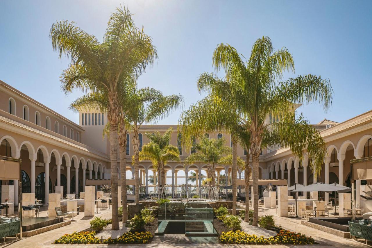 Gran Melia Palacio De Isora Resort & Spa Alcalá la Real Εξωτερικό φωτογραφία The hotel's courtyard